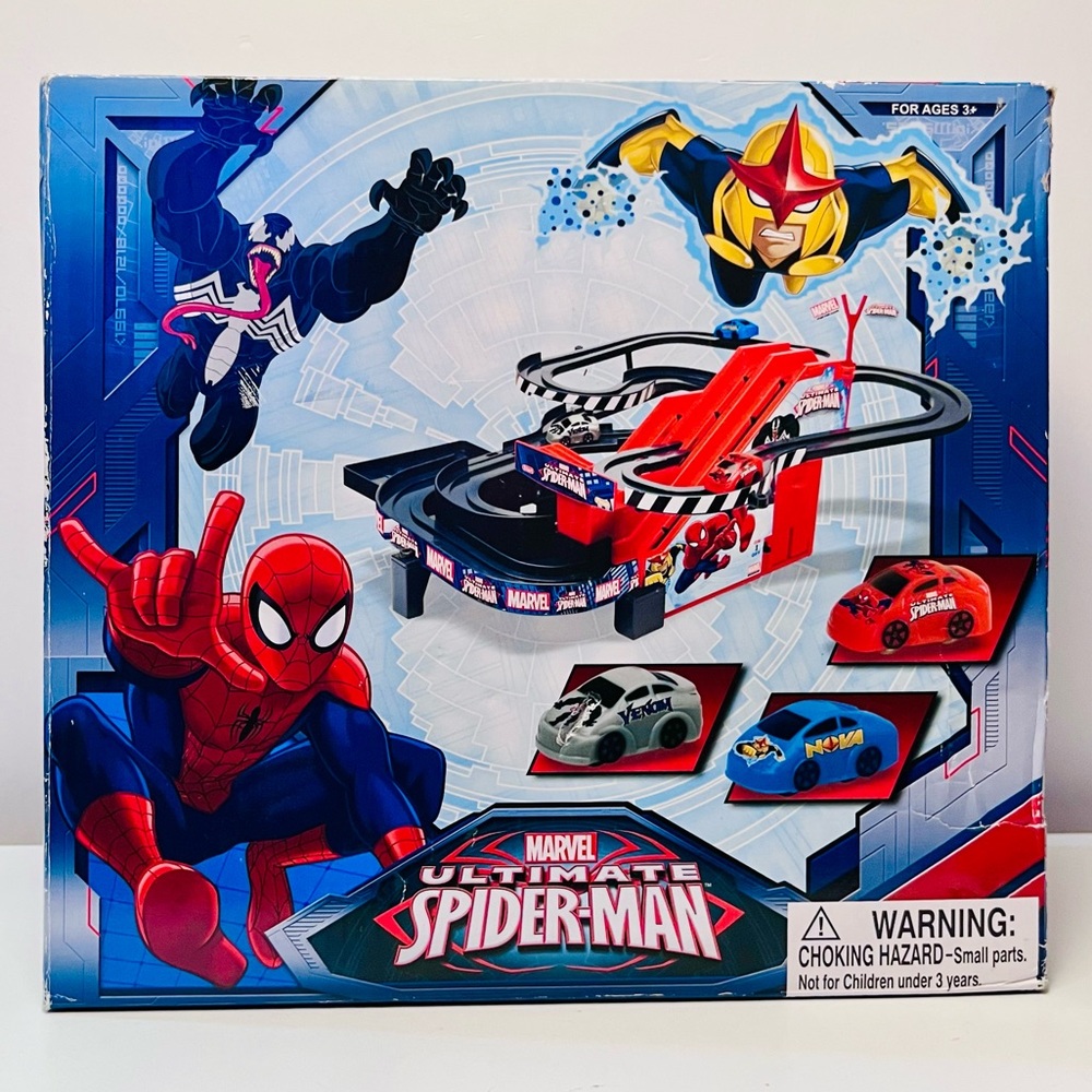 NEW - Ultimate Spider Man Race Car Track